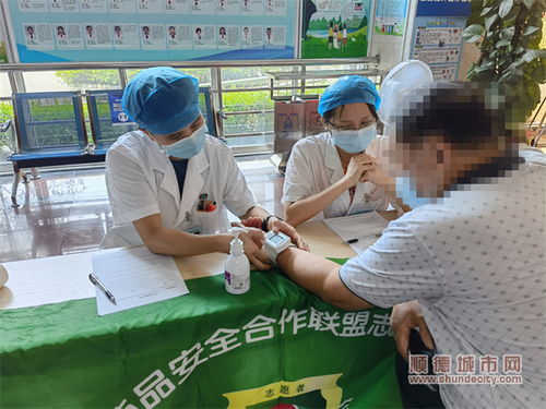 情暖百姓 健康同行 伍医义诊惠民行，服务百姓筑安康